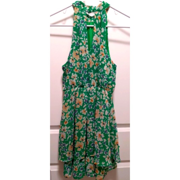 BEAUTIFUL Sienna Sky Floral Mini Halter Dress Size Large 🤍 - Picture 2 of 3